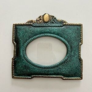 Beautiful Mexican Metal Frame, Oval Window 4x3 Inches, Green and Gold Colour